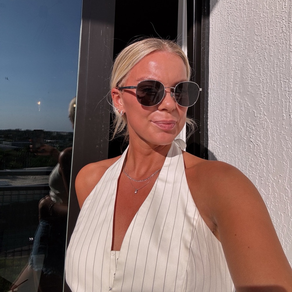 Meet your Posher, Stina